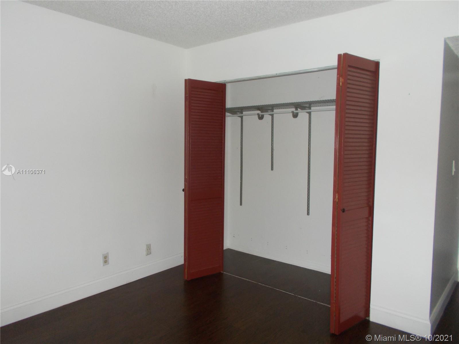 LAKESHORE AT UNIVERSITY P - Residential Lease