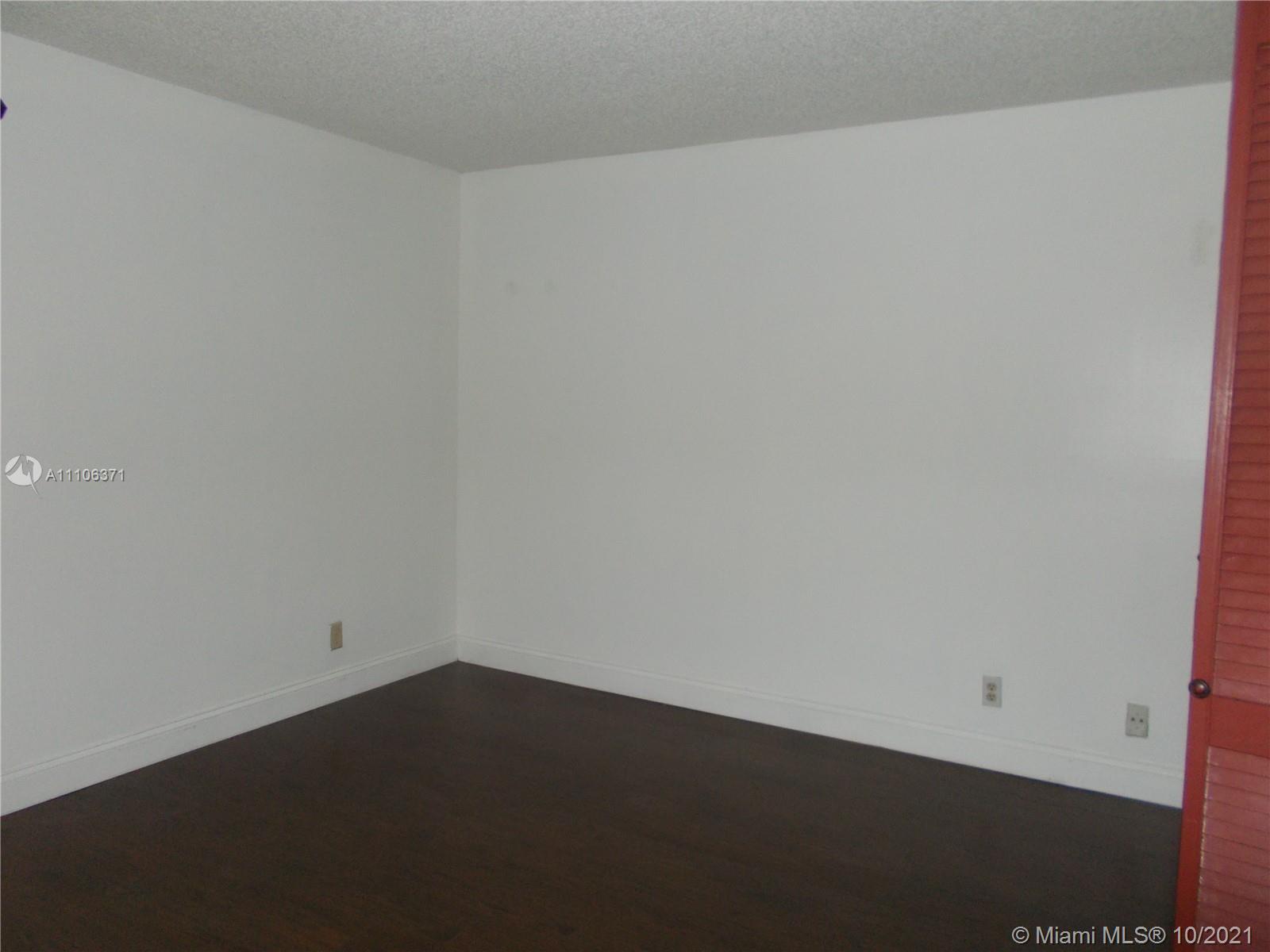 LAKESHORE AT UNIVERSITY P - Residential Lease