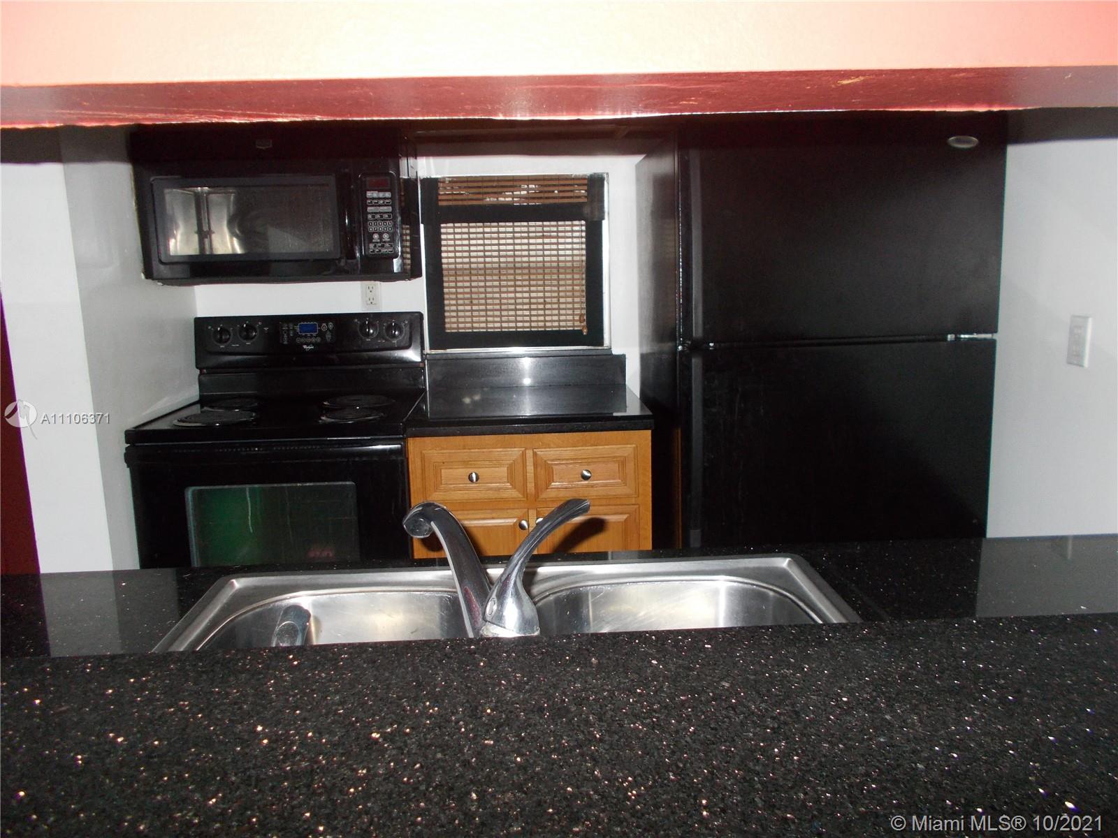 LAKESHORE AT UNIVERSITY P - Residential Lease