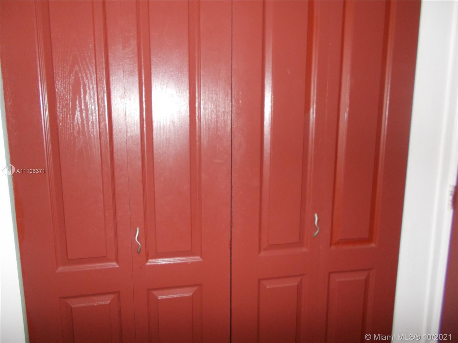 LAKESHORE AT UNIVERSITY P - Residential Lease