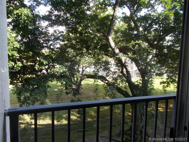 LAKESHORE AT UNIVERSITY P - Residential Lease