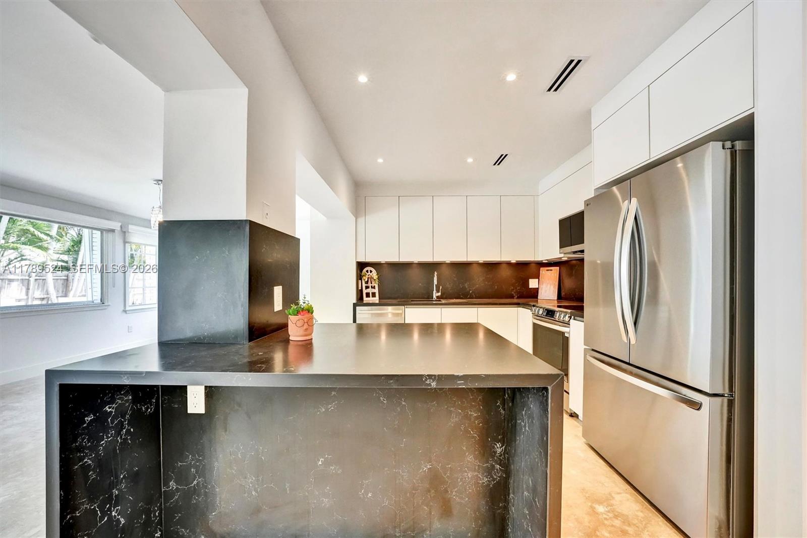 TROPICAL ISLE HOMES SUB 4 - Residential