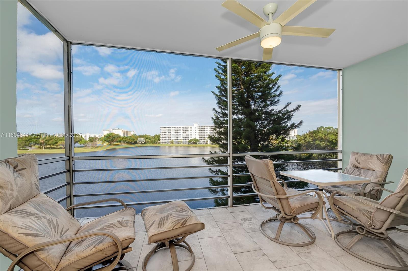 2751 N Palm Aire Dr 410, Pompano Beach, Broward County, Florida - 3 Bedrooms  
2 Bathrooms - 
