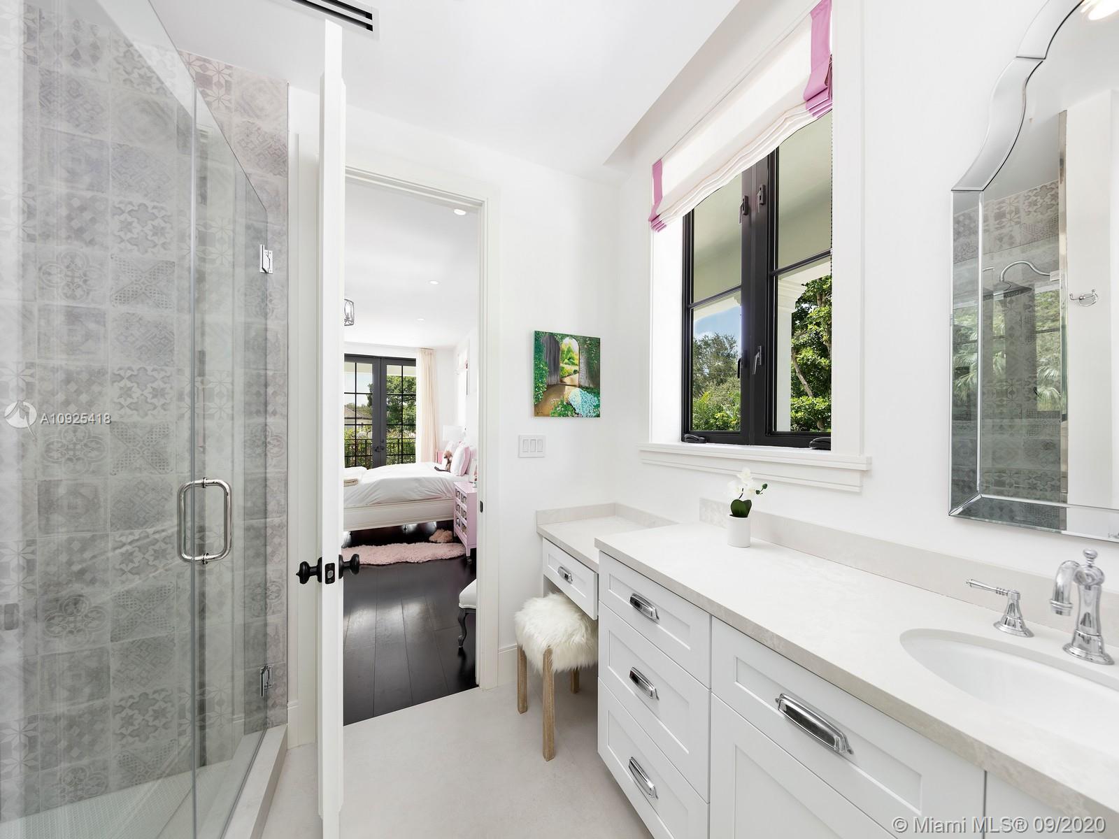 SNAPPER CREEK LAKES SUB - Residential