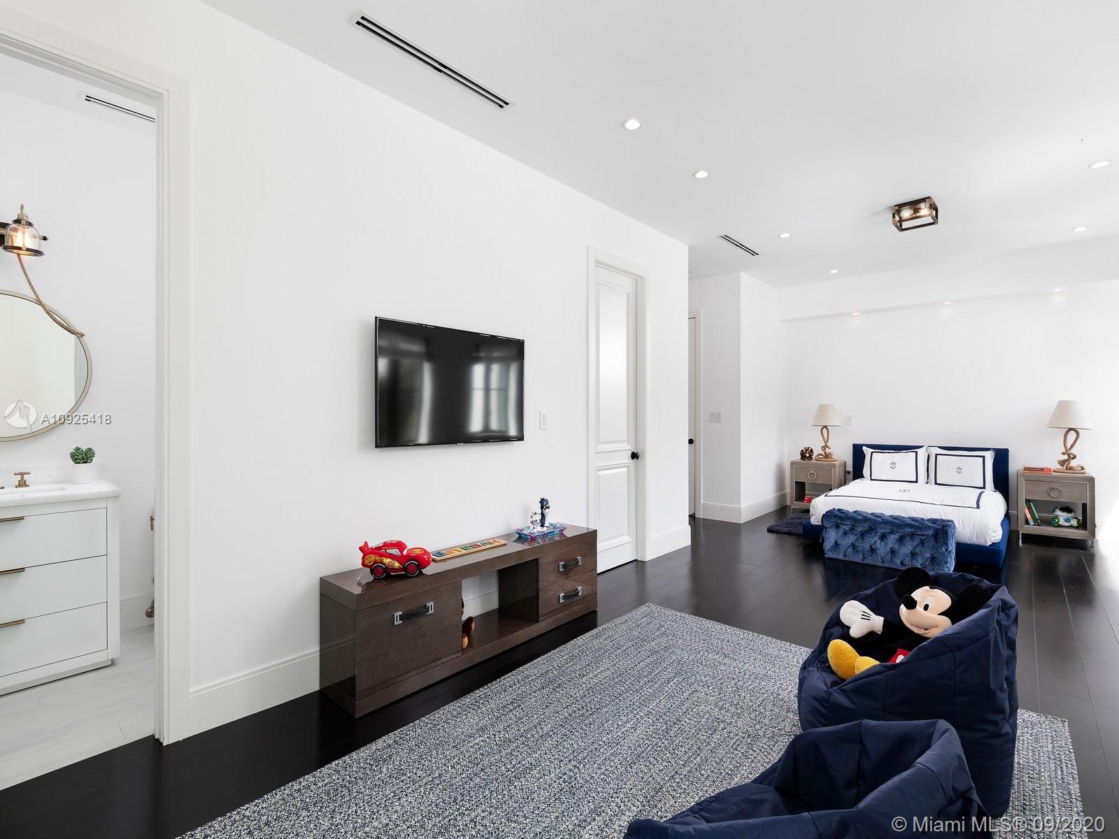 SNAPPER CREEK LAKES SUB - Residential