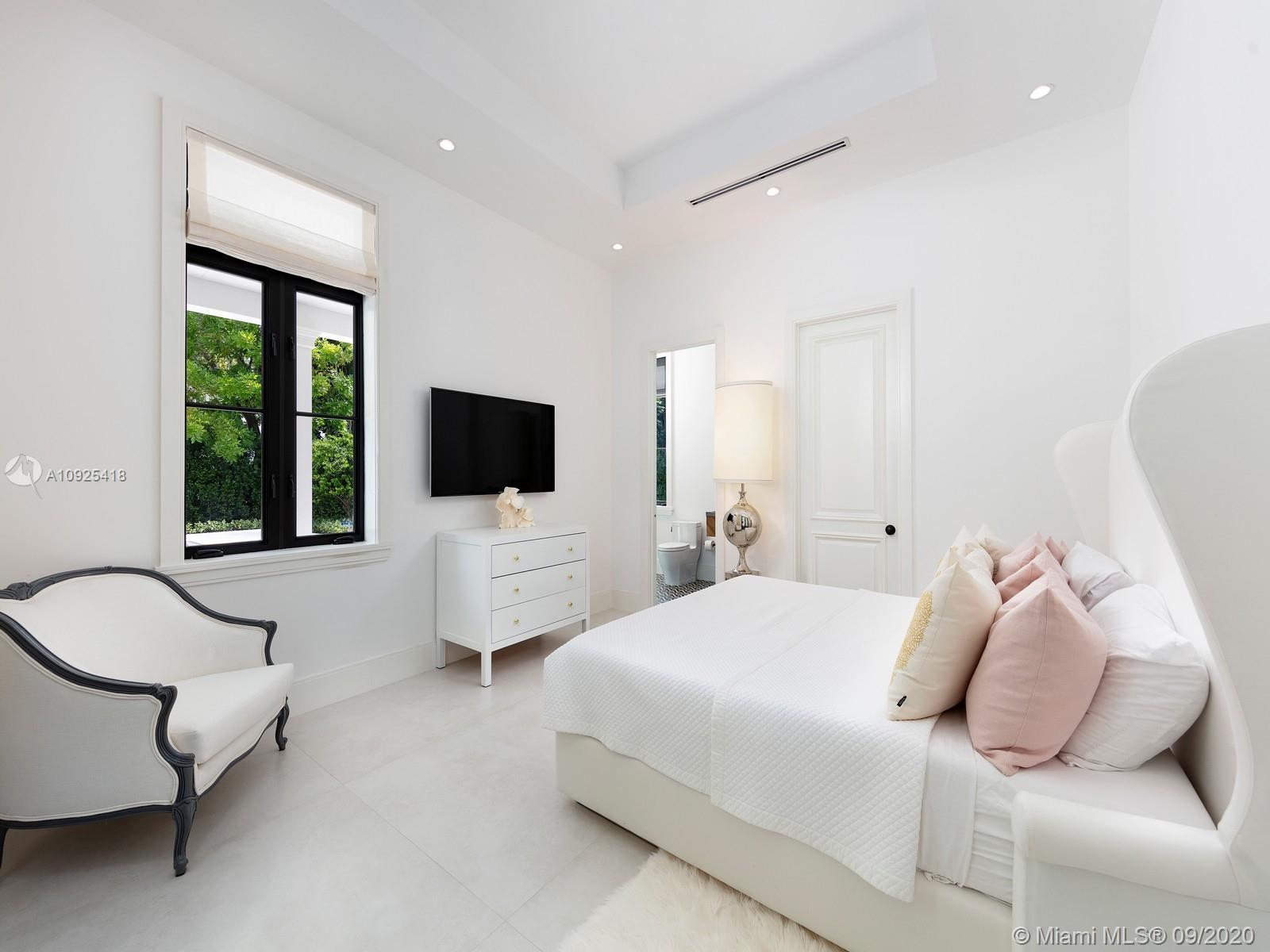 SNAPPER CREEK LAKES SUB - Residential