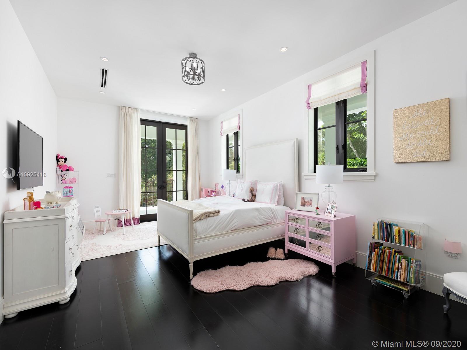 SNAPPER CREEK LAKES SUB - Residential