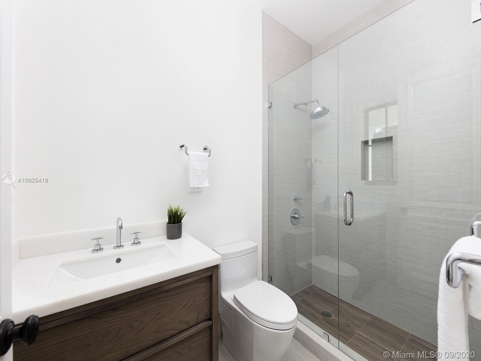 SNAPPER CREEK LAKES SUB - Residential