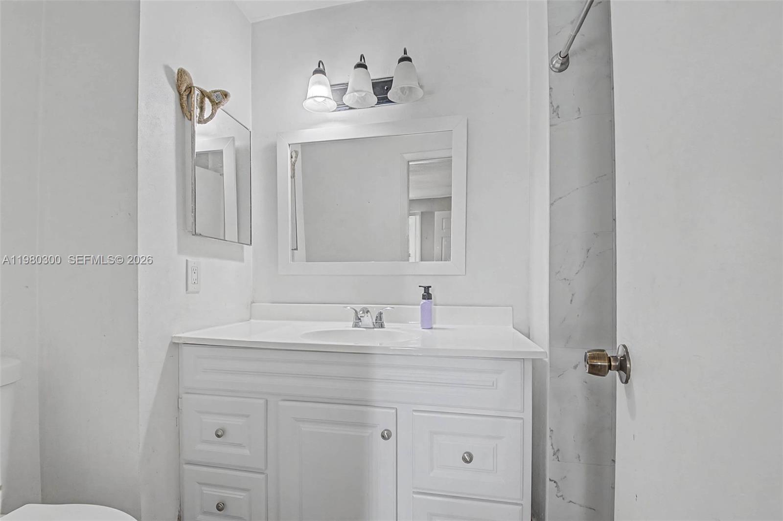 LAGO GRANDE THREE-A CONDO - Residential