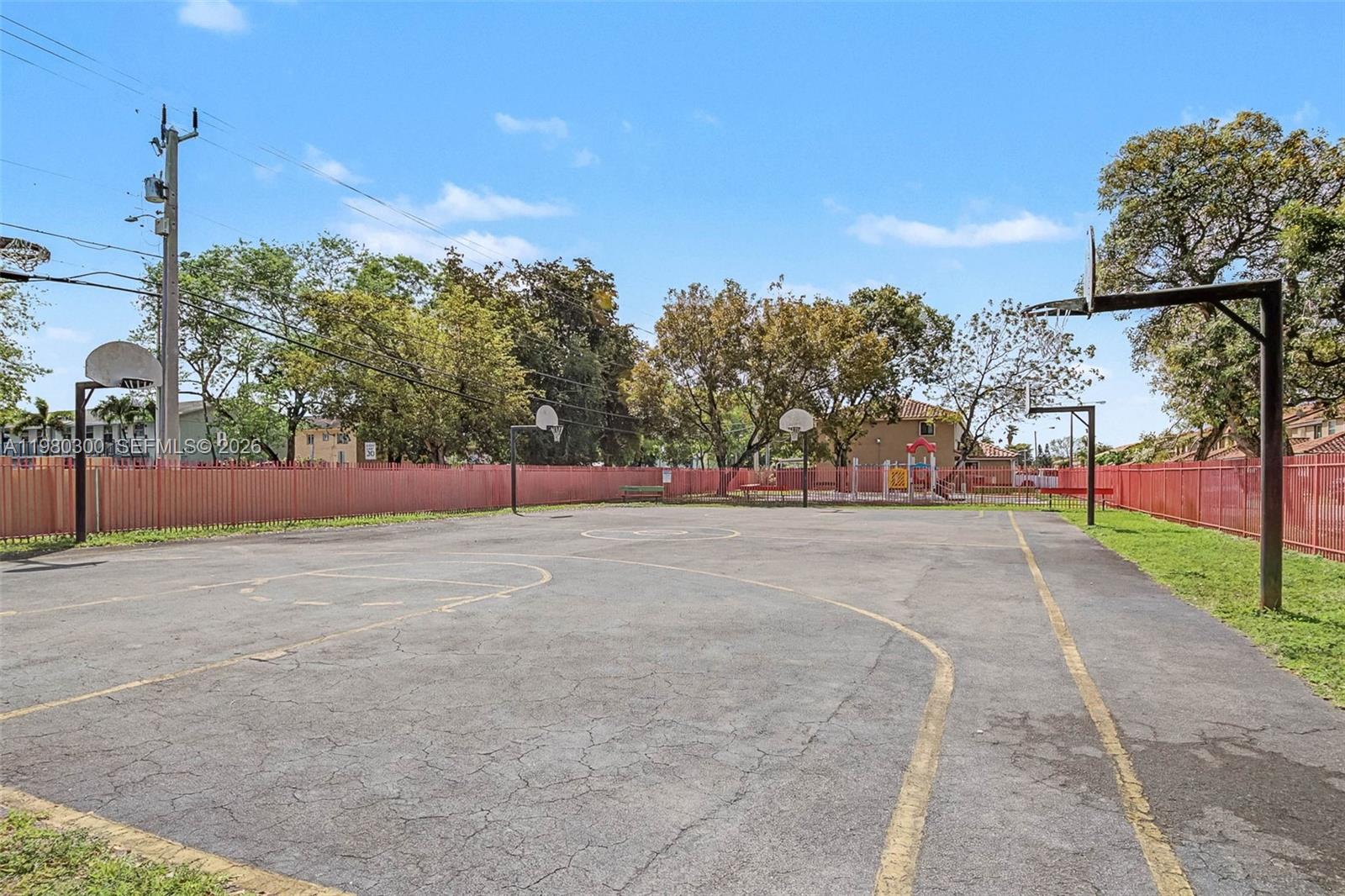 LAGO GRANDE THREE-A CONDO - Residential