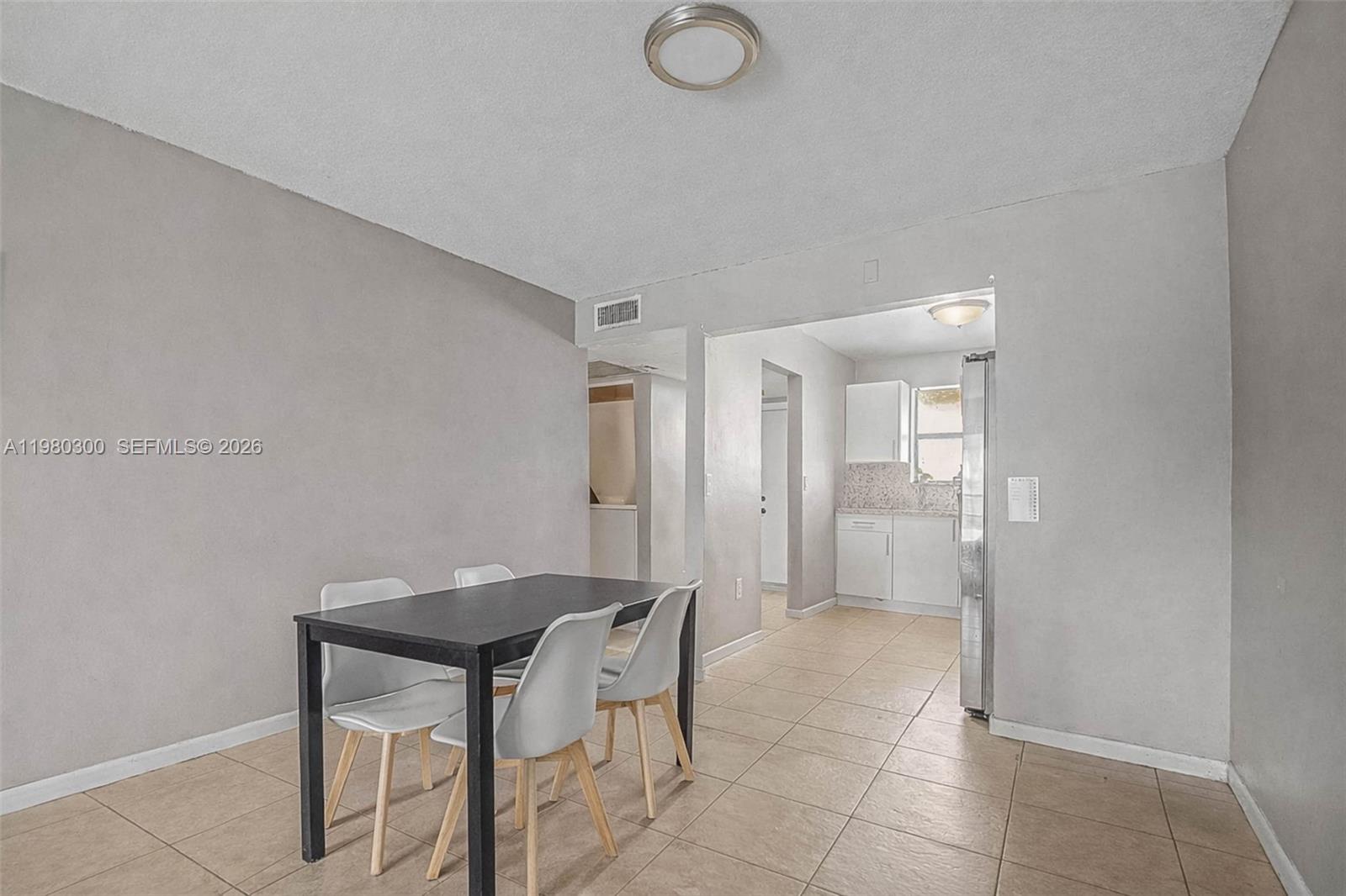 LAGO GRANDE THREE-A CONDO - Residential