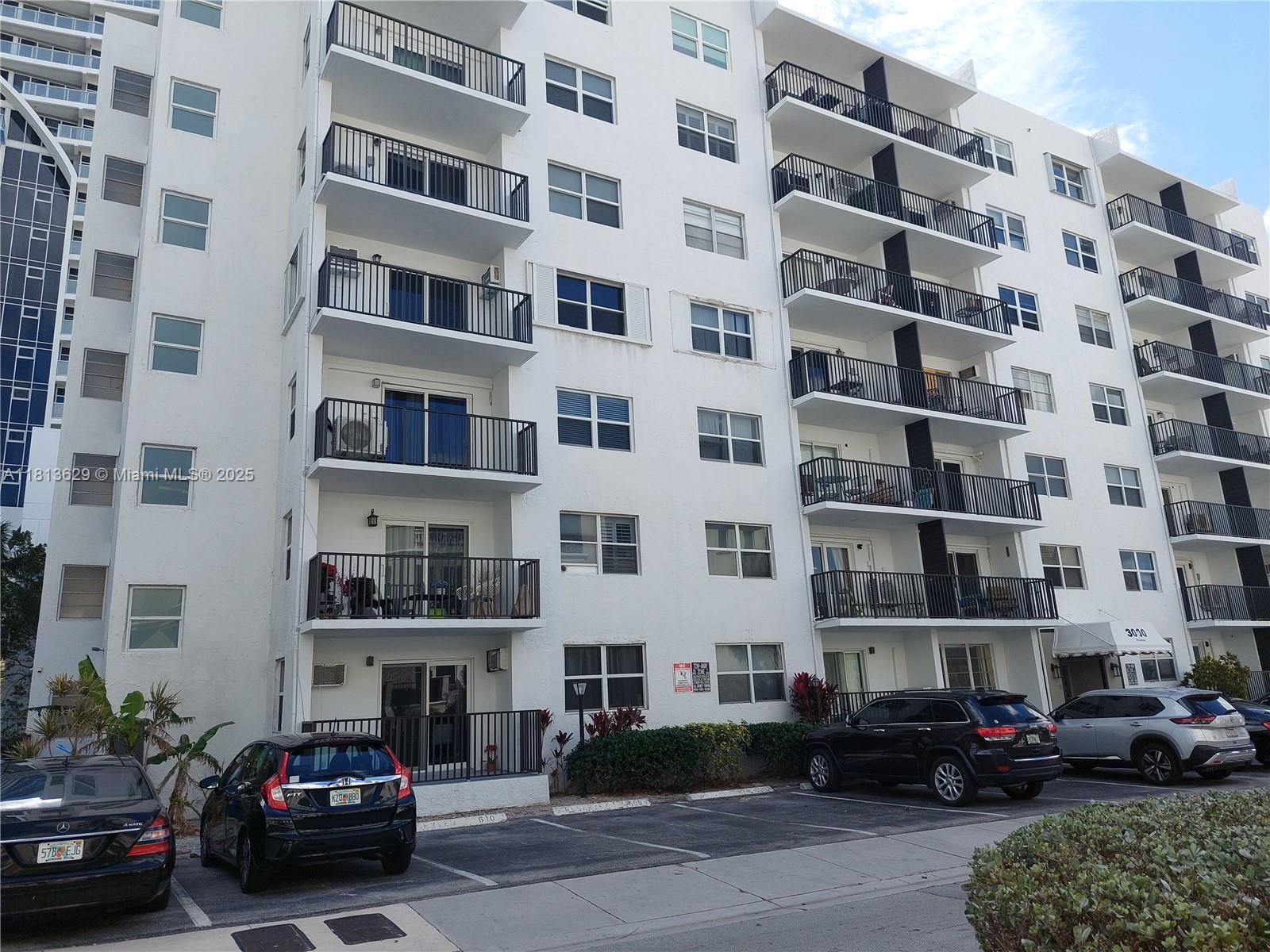 3000 Riomar St 510, Fort Lauderdale, Broward County, Florida - 1 Bedrooms  
1 Bathrooms - 