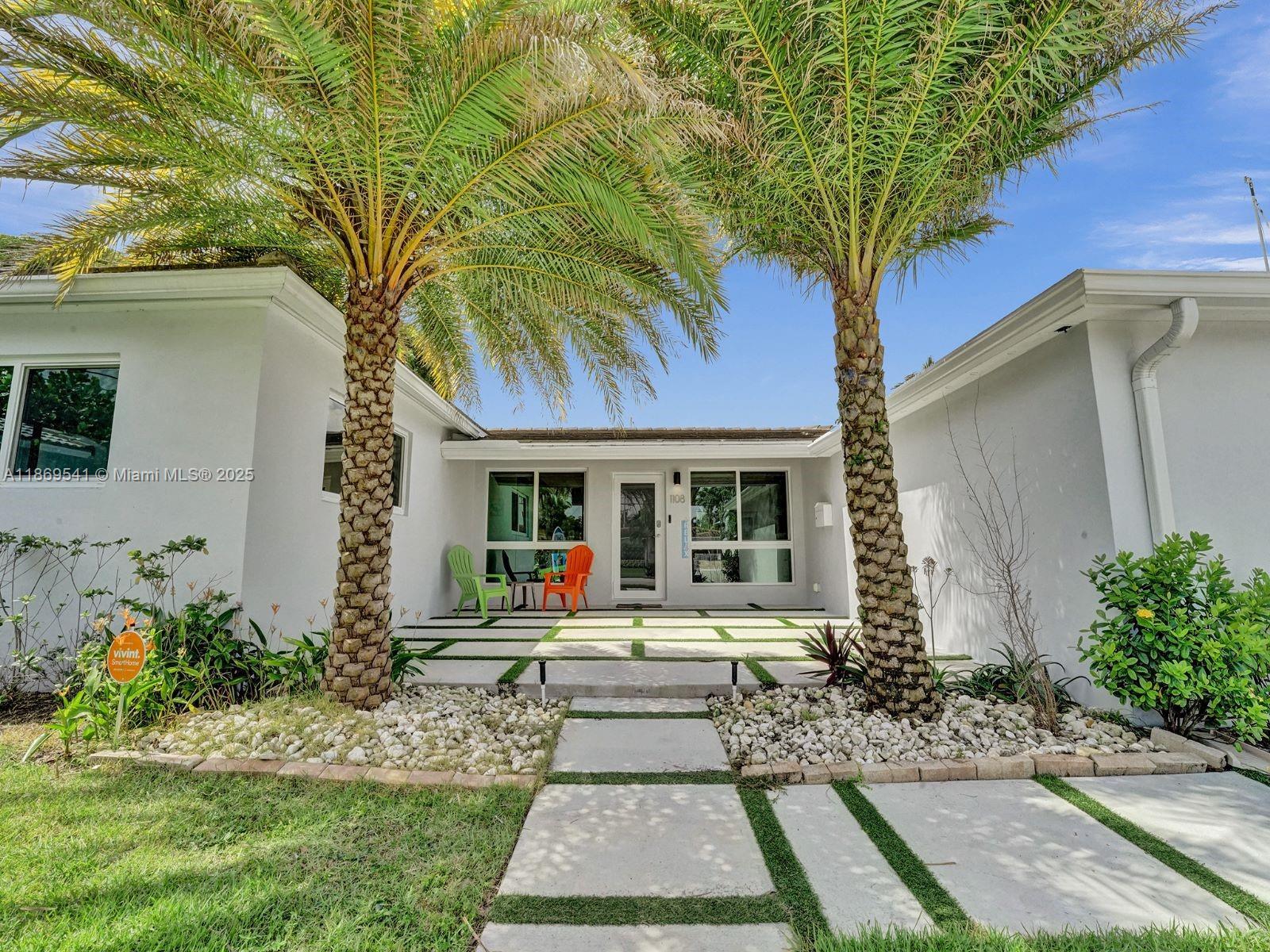 Charming 3BR/2BA canal-front pool home—perfect for luxury travelers and families seeking both relaxation and adventure. This private oasis offers resort-style amenities in a peaceful residential setting.
- Canal access with complimentary paddleboard
- Heated pool framed by lush palms and chic loungers
- Open layout with smart TVs and blackout shades
- Fully equipped kitchen with stainless steel appliances
- Quiet neighborhood ideal for evening strolls or bike rides
- Parks, beaches, and kid-friendly attractions nearby
- Fast Wi-Fi and workspace for remote workers
- Outdoor dining with grill and ambient lighting
?? Prime Location
- 10 mins to Las Olas Beach ???
- 10 mins to Downtown dining & nightlife ??
- 15 mins to FLL Airport ??
- Near Whole Foods, boutiques, and coffee shop