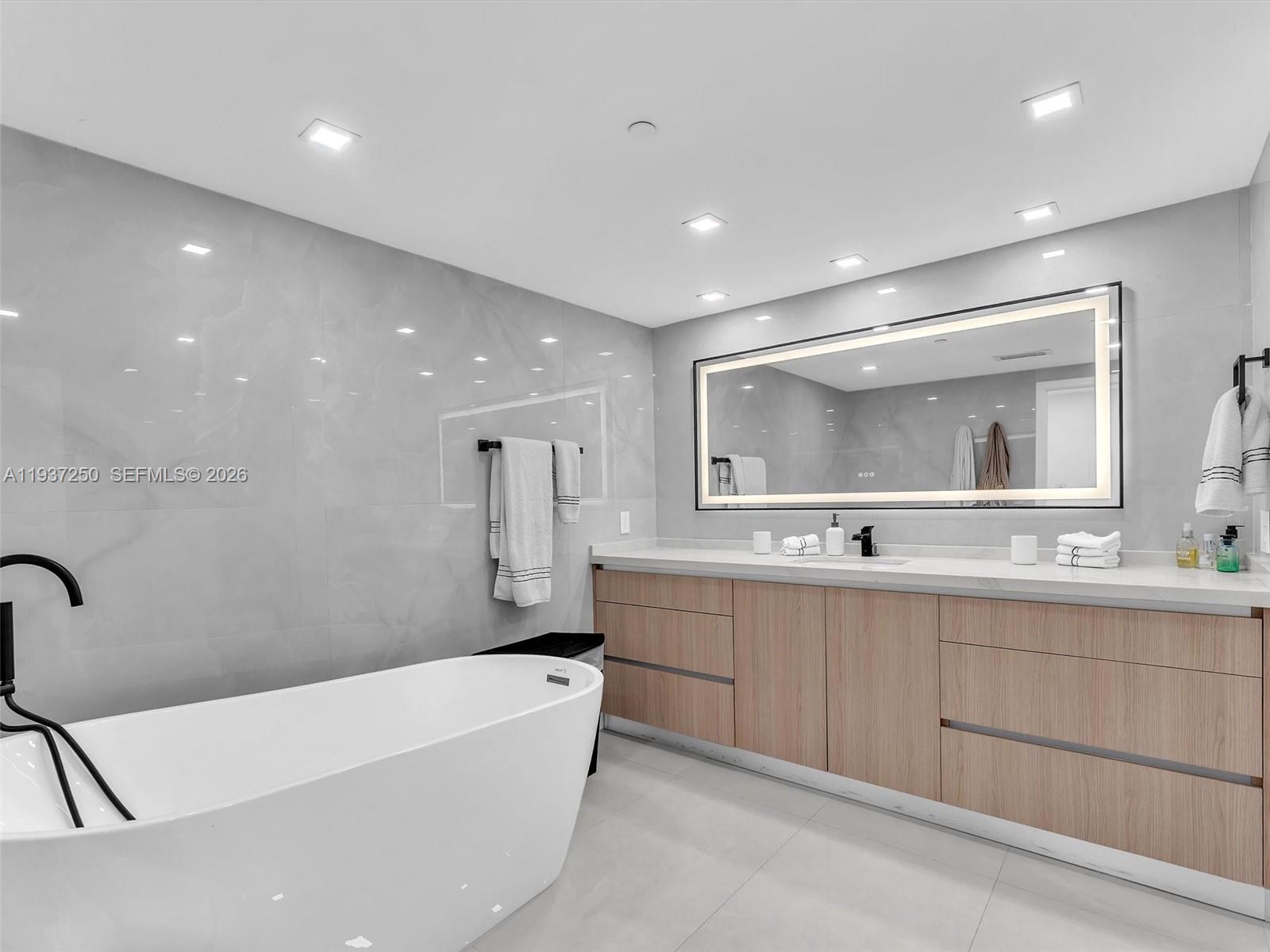 TURNBERRY ISLE - Residential