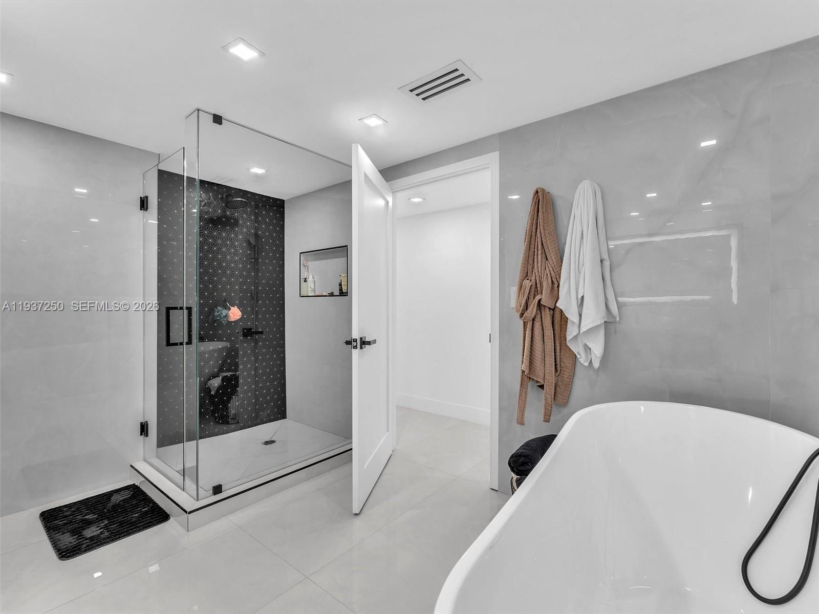 TURNBERRY ISLE - Residential