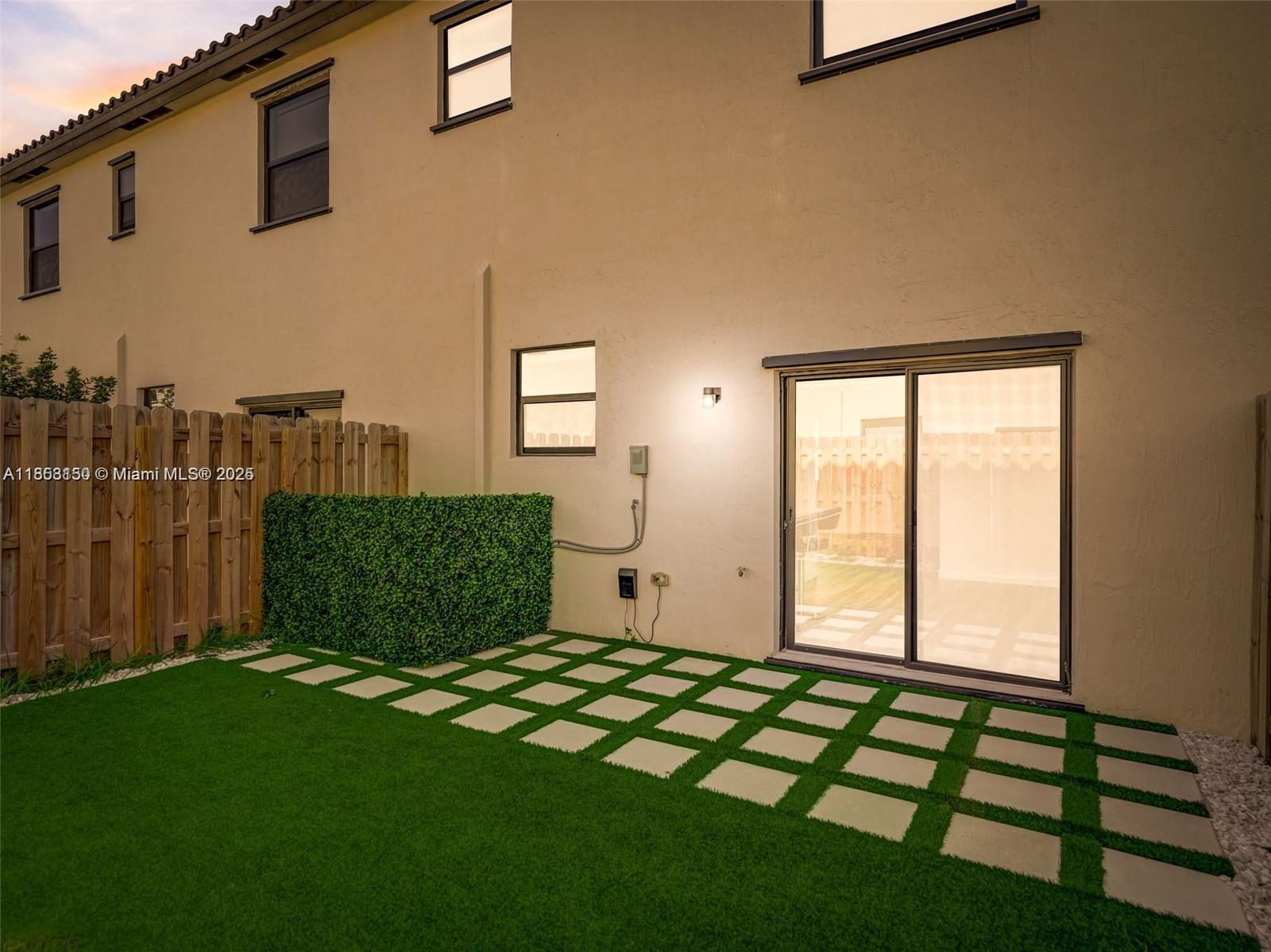 SILVER PALM RESIDENTIAL H - Residential