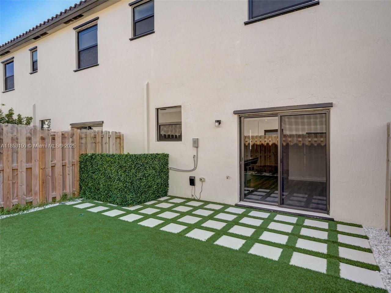 SILVER PALM RESIDENTIAL H - Residential