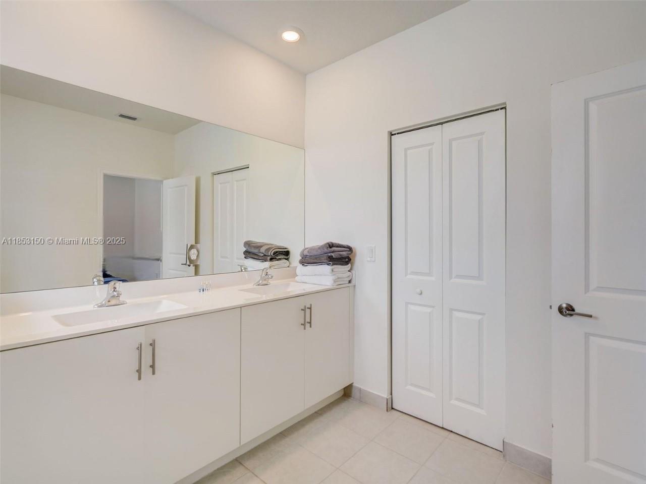 SILVER PALM RESIDENTIAL H - Residential