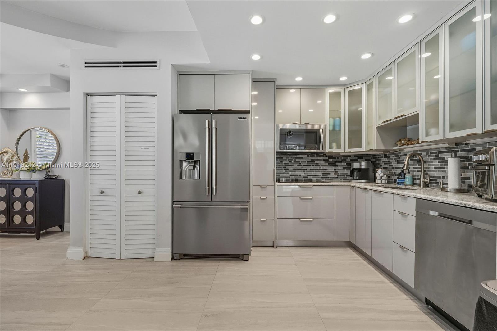 LOWER MATECUMBE BEACH - Residential