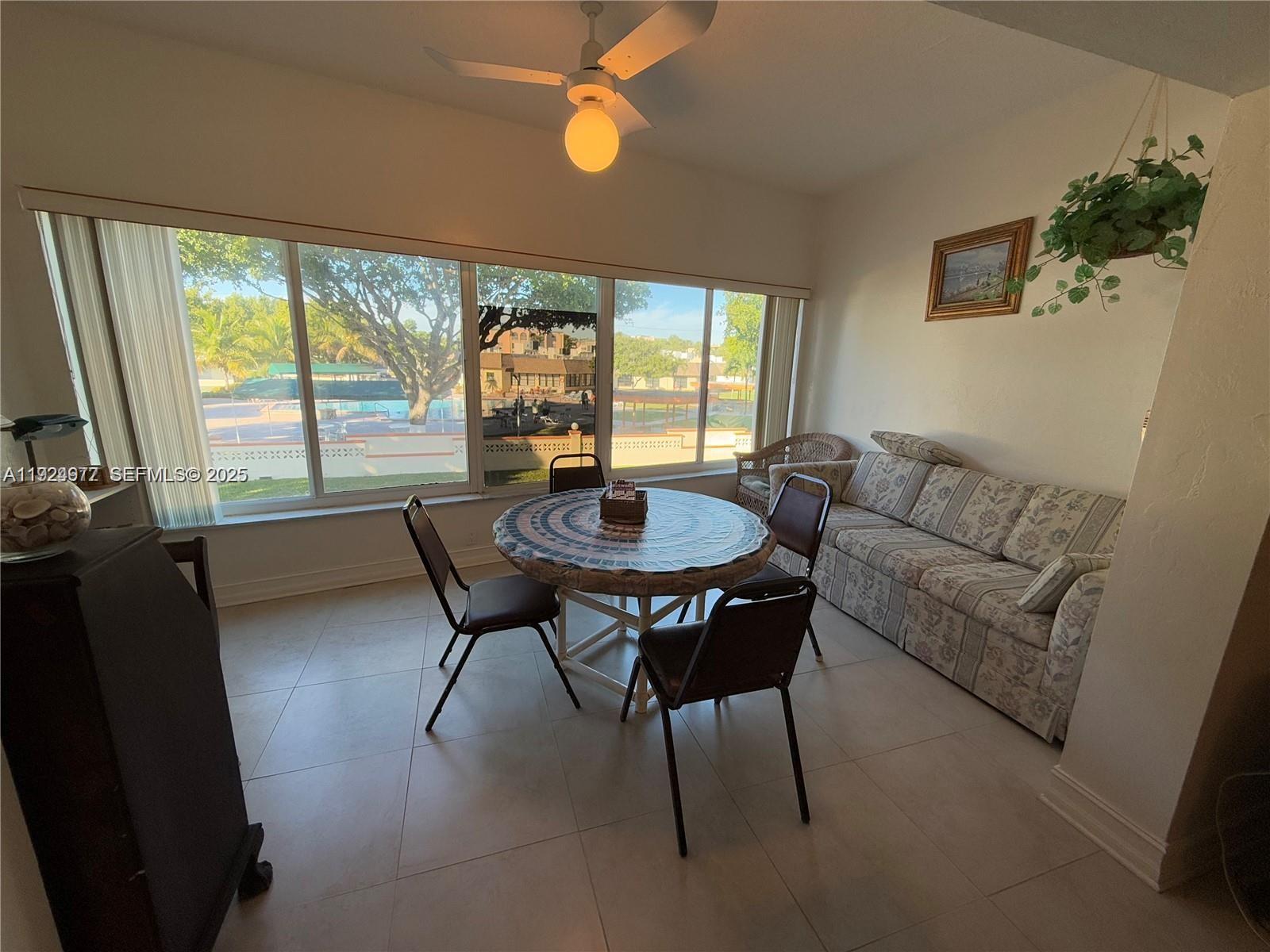 GARNET CONDO - Residential