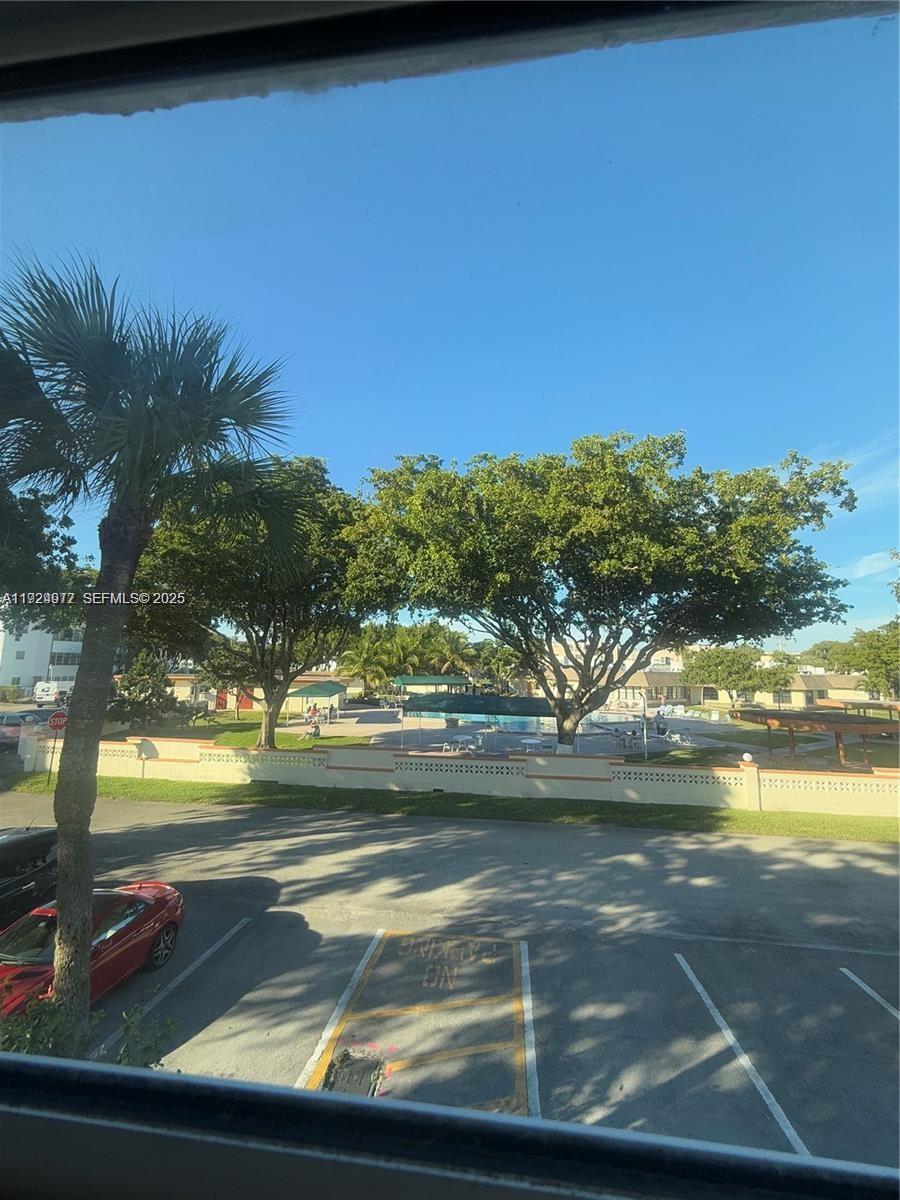 GARNET CONDO - Residential