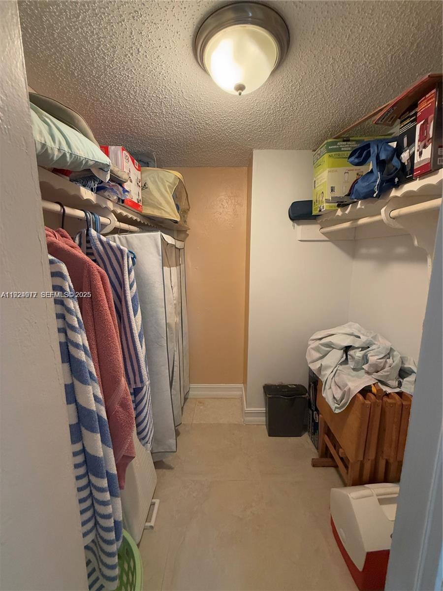 GARNET CONDO - Residential