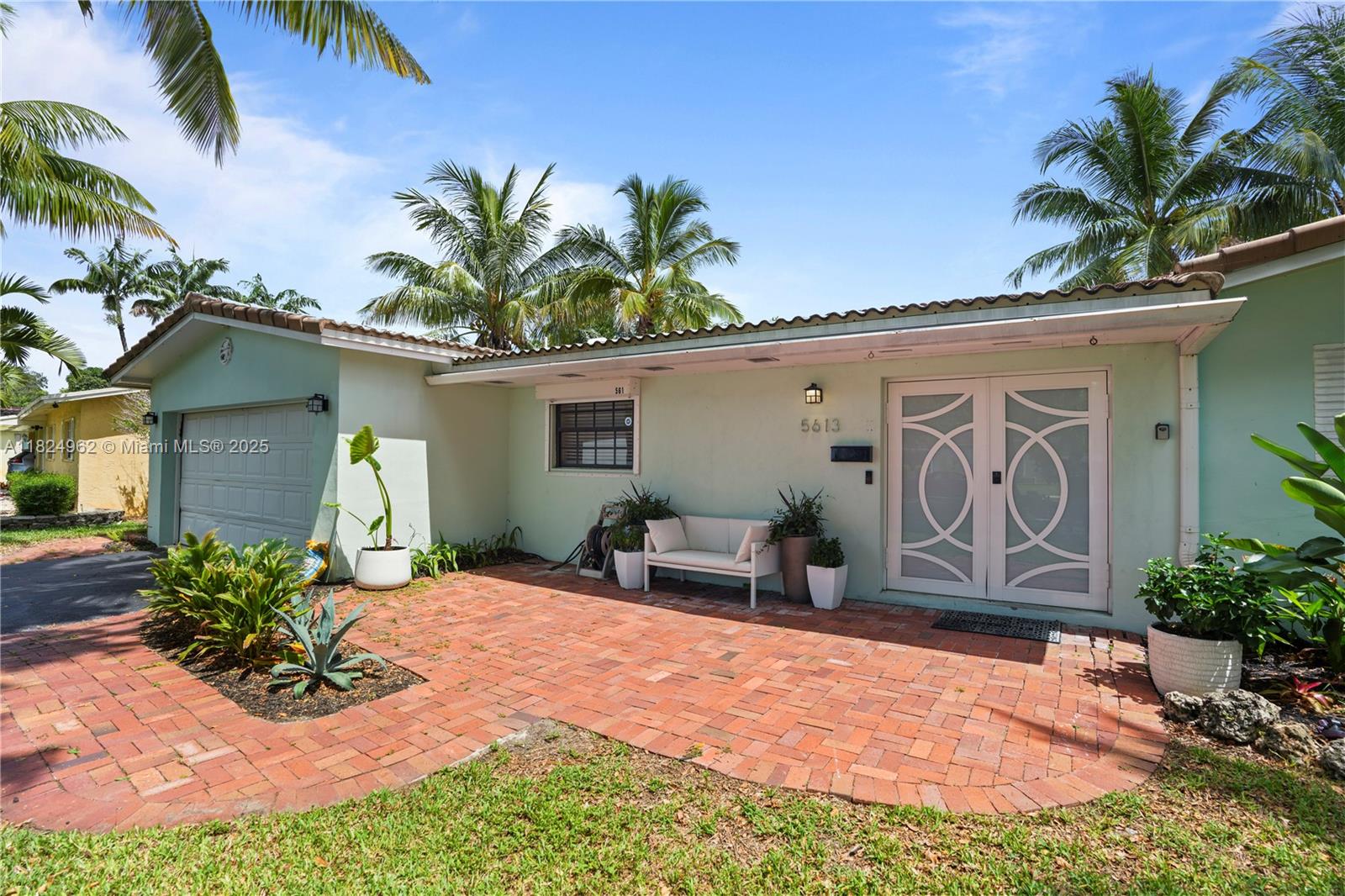5613 Madison St, Hollywood, FL, 33023/$850,000 2 5613 Madison St