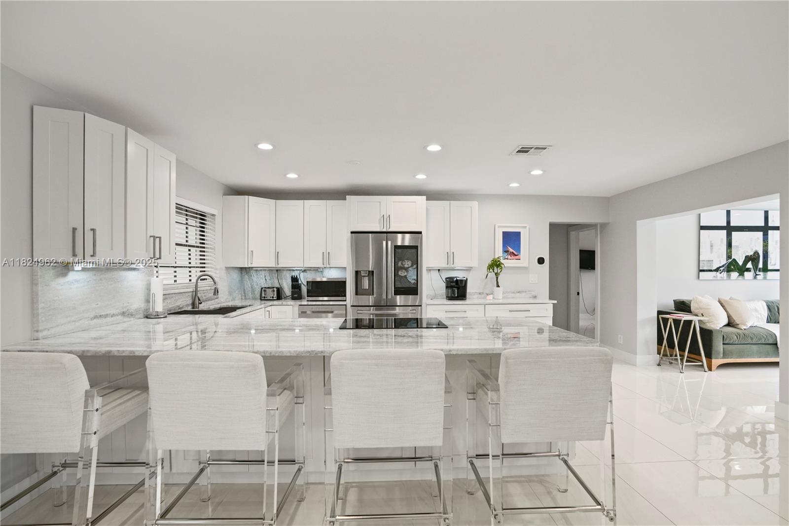 5613 Madison St, Hollywood, FL, 33023/$850,000 4 5613 Madison St
