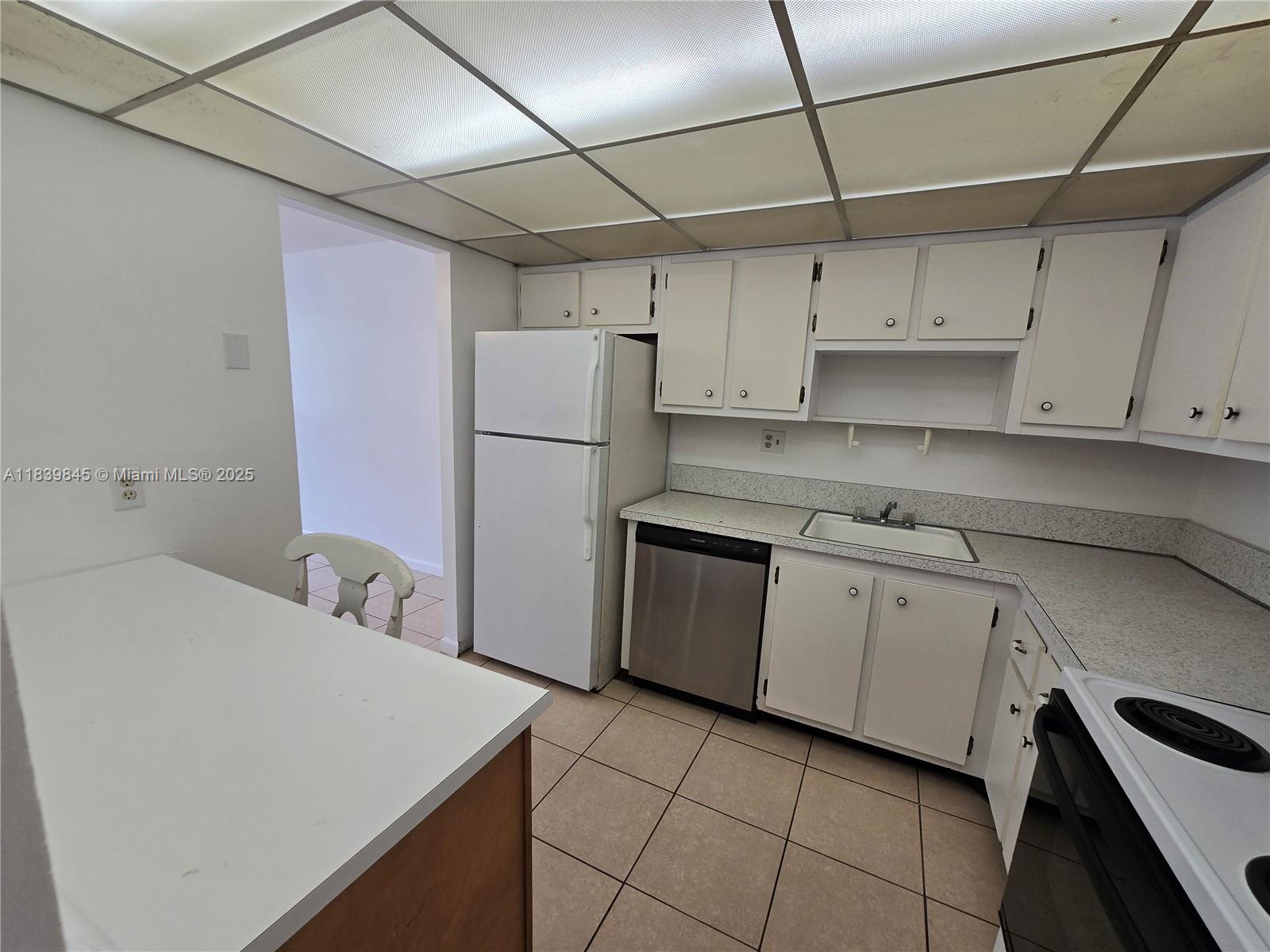 WATERGATE CONDOMINIUM NO - Residential