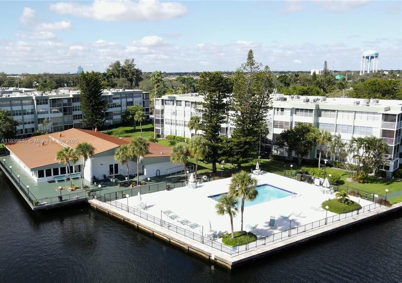 WATERGATE CONDOMINIUM NO - Residential