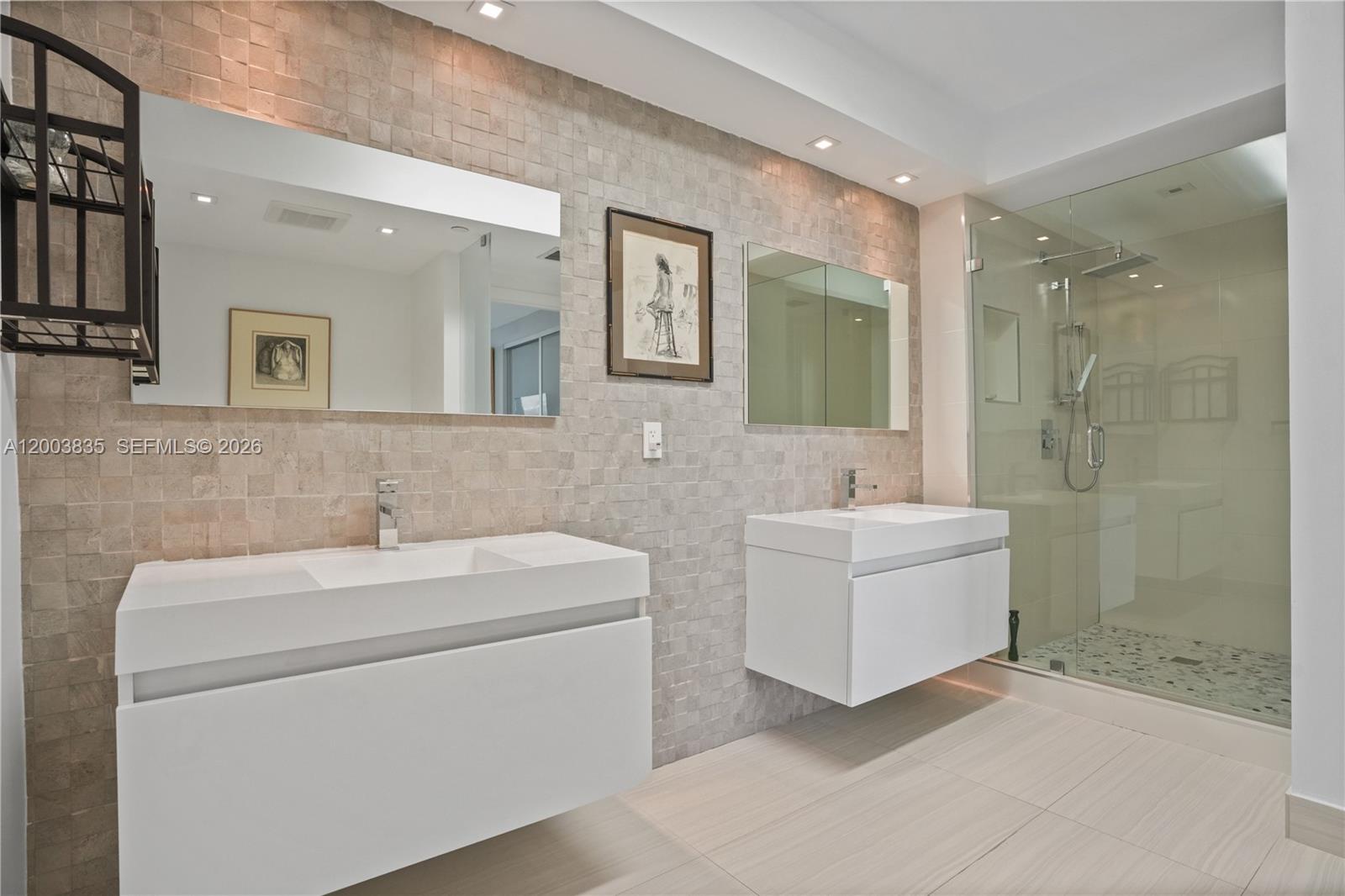 HAMPTONS WEST CONDO - Residential