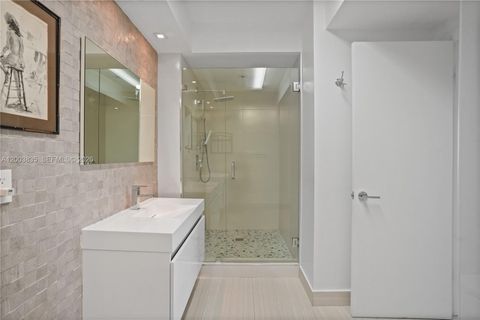 Tiny photo for 20281 E Country Club Dr #1603, Aventura, FL 33180 (MLS # A12003835)