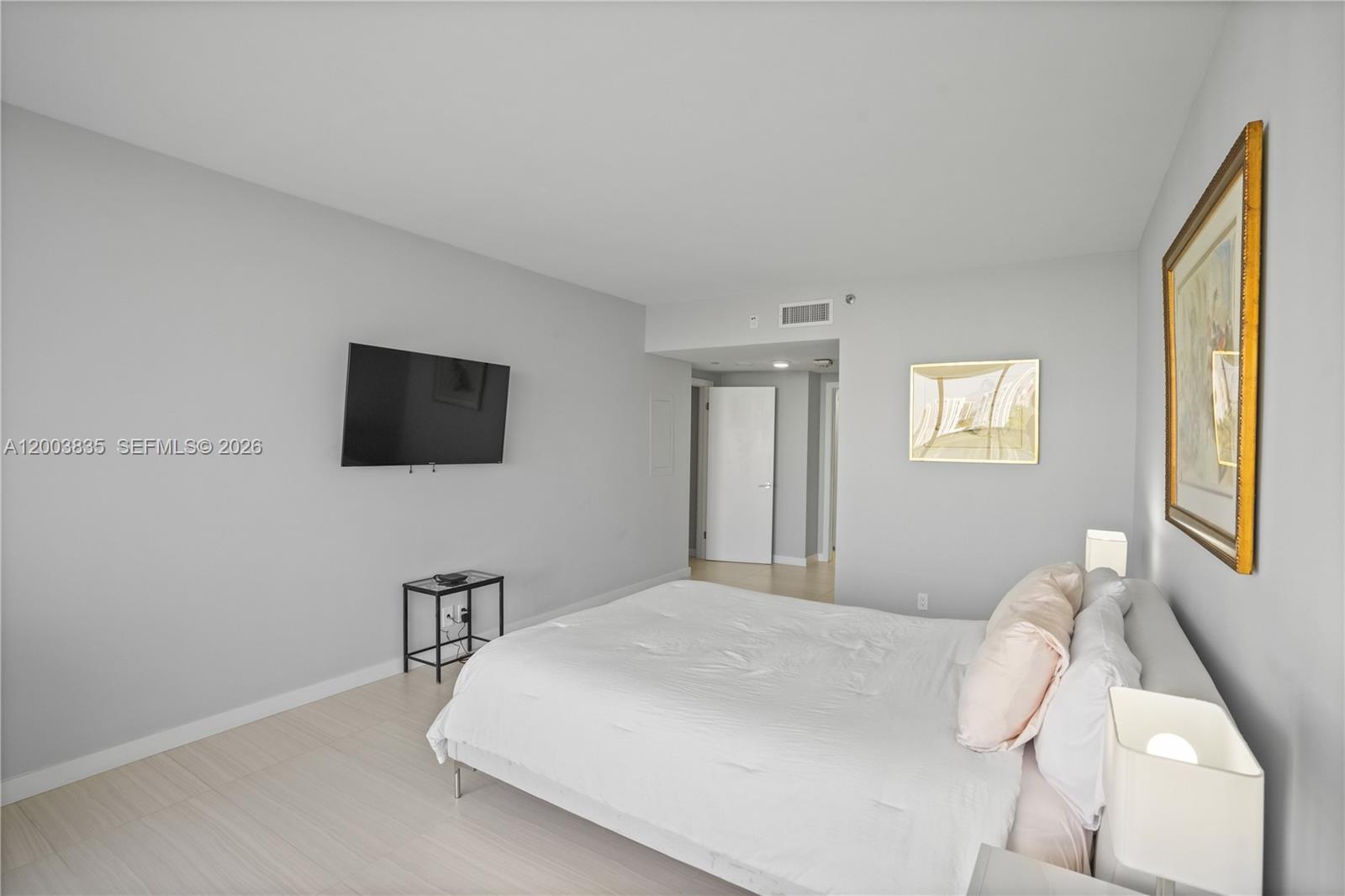 HAMPTONS WEST CONDO - Residential