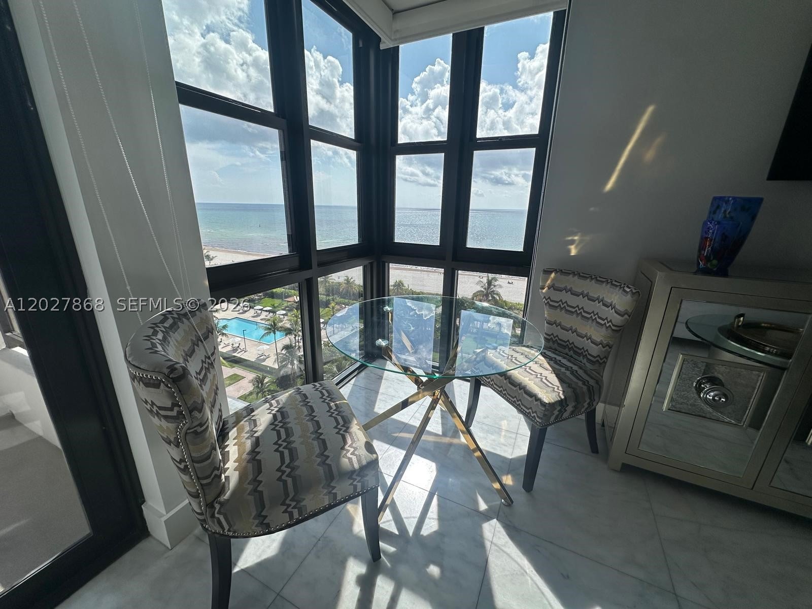 2555 Collins Ave 1400