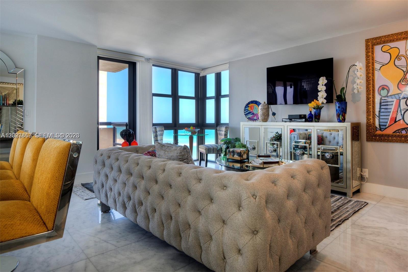 2555 Collins Ave 1400