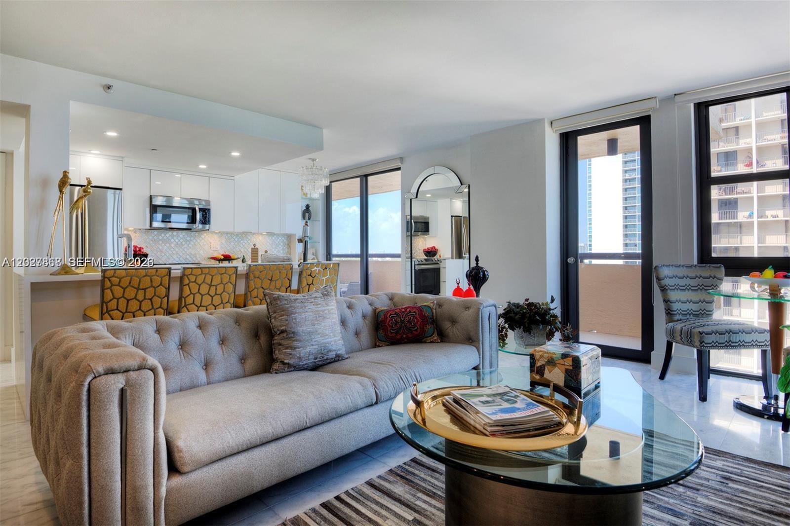 2555 Collins Ave 1400