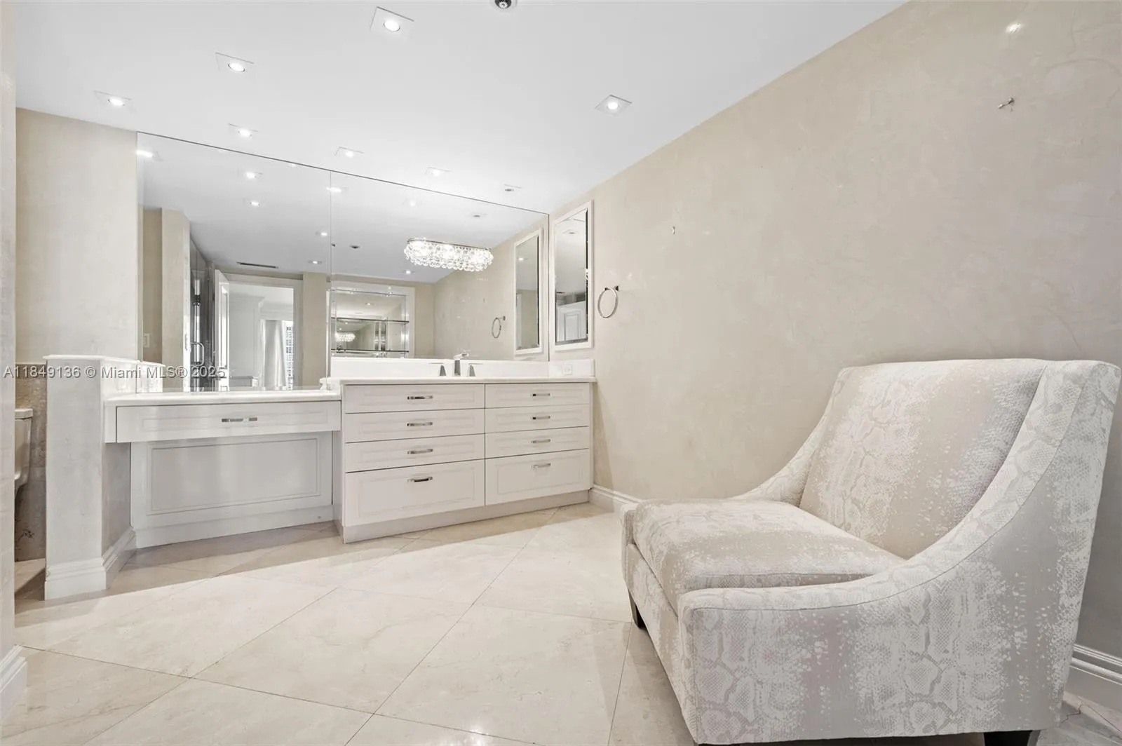 Bal Harbour, Florida 33154, United States, 3 Bedrooms Bedrooms, ,3 BathroomsBathrooms,Residential,Active,180939