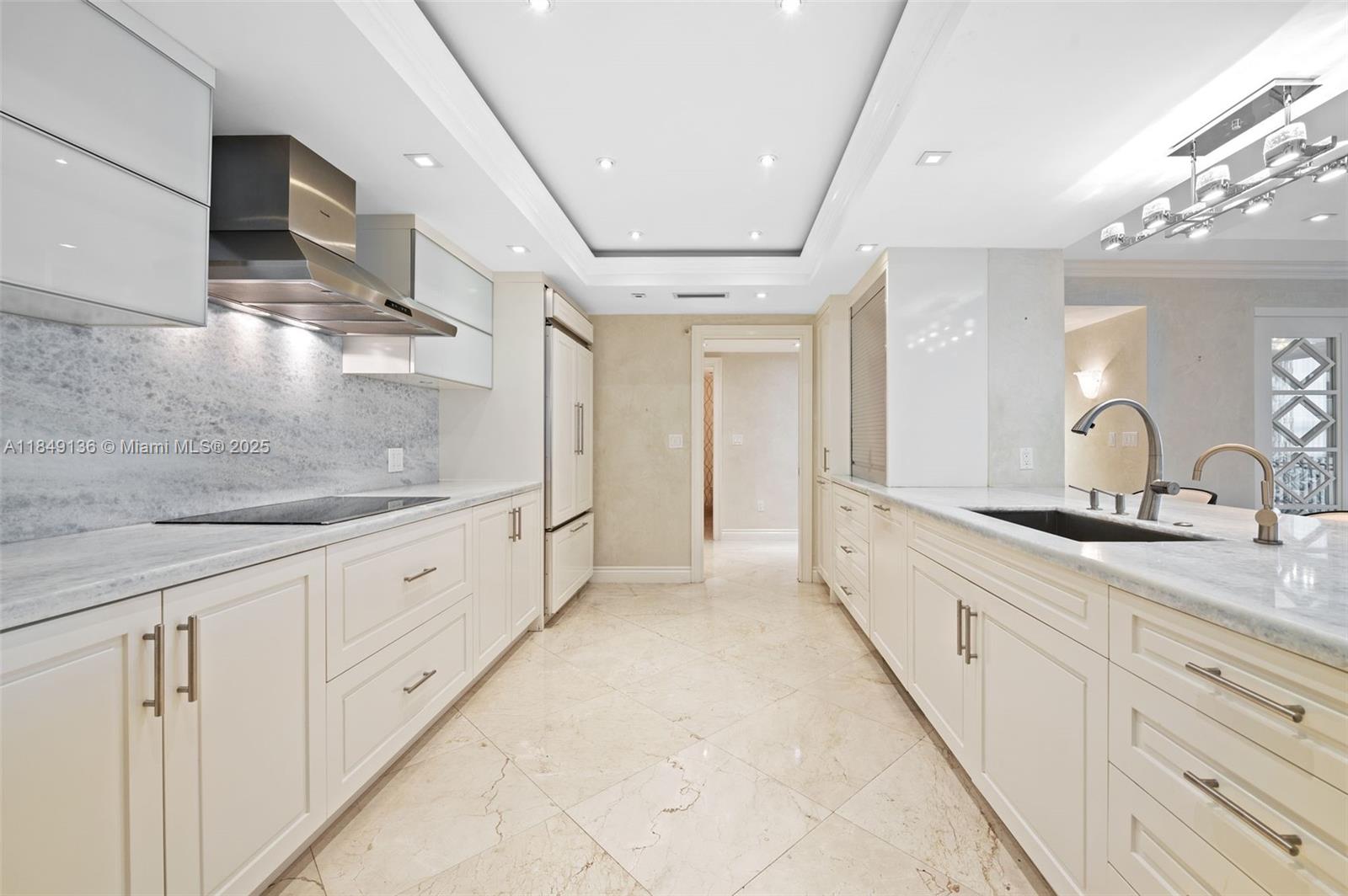 KENILWORTH CONDO - Residential