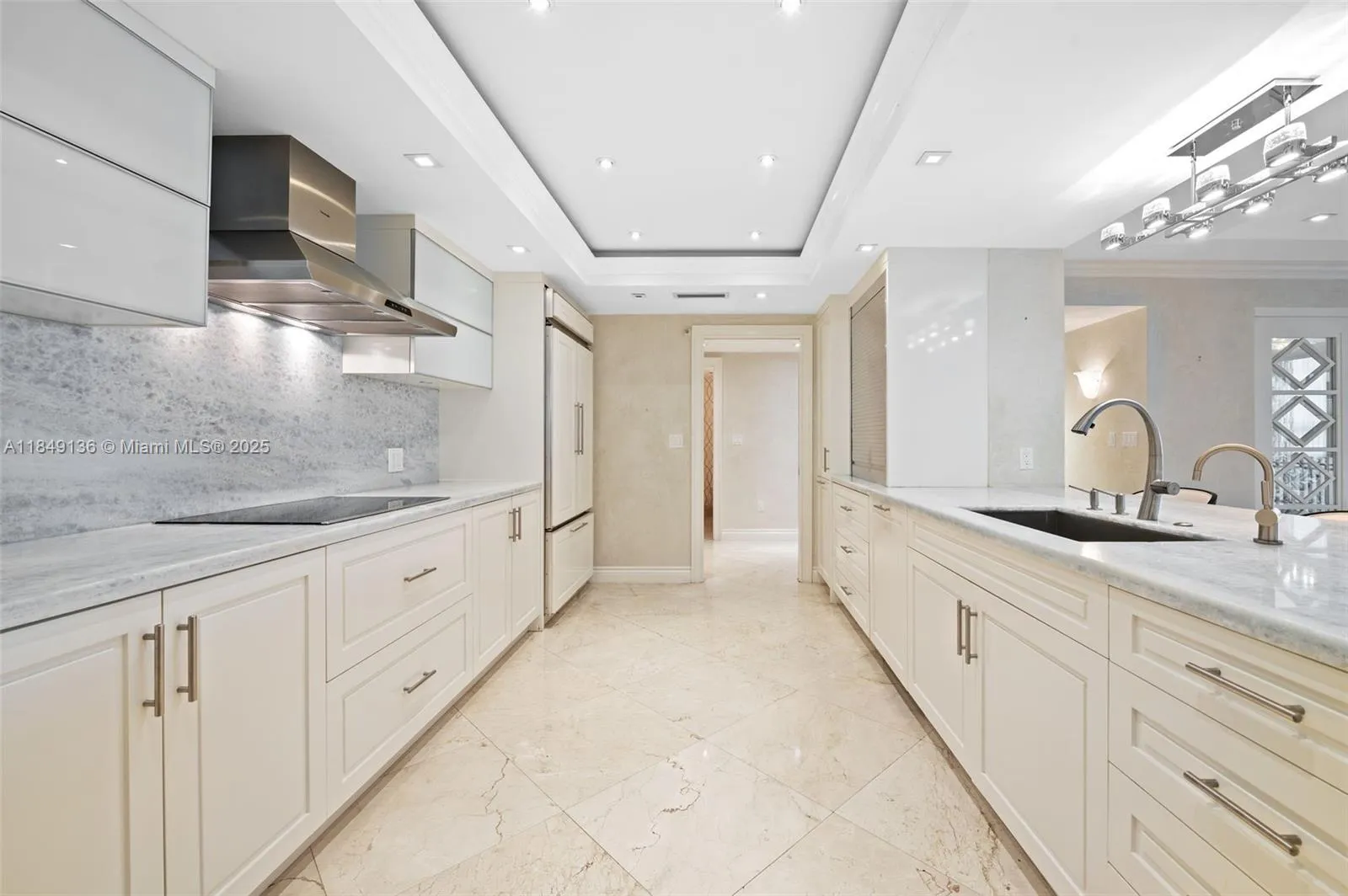 Bal Harbour, Florida 33154, United States, 3 Bedrooms Bedrooms, ,3 BathroomsBathrooms,Residential,Active,180939