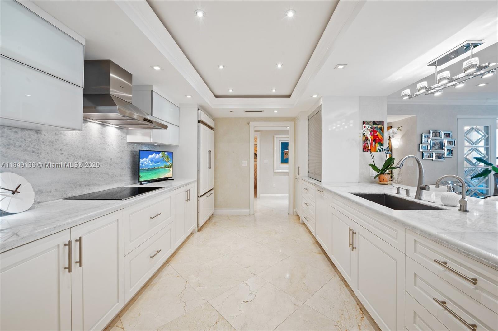 KENILWORTH CONDO - Residential