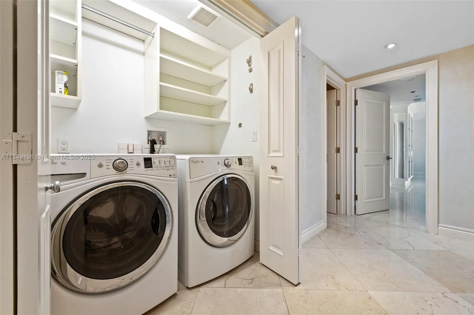 Bal Harbour, Florida 33154, United States, 3 Bedrooms Bedrooms, ,3 BathroomsBathrooms,Residential,Active,180939