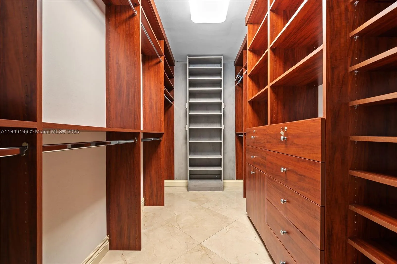 Bal Harbour, Florida 33154, United States, 3 Bedrooms Bedrooms, ,3 BathroomsBathrooms,Residential,Active,180939