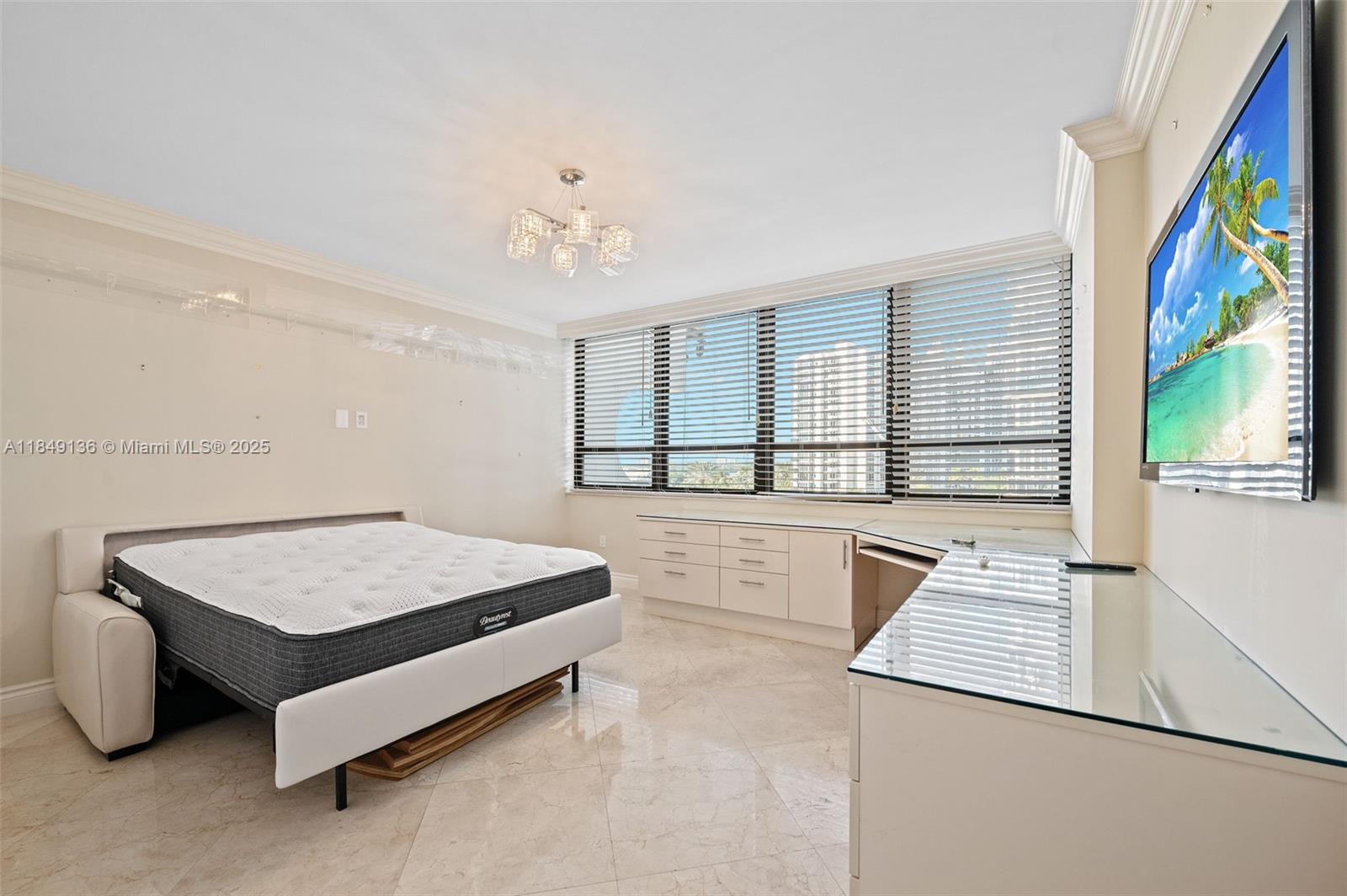 KENILWORTH CONDO - Residential