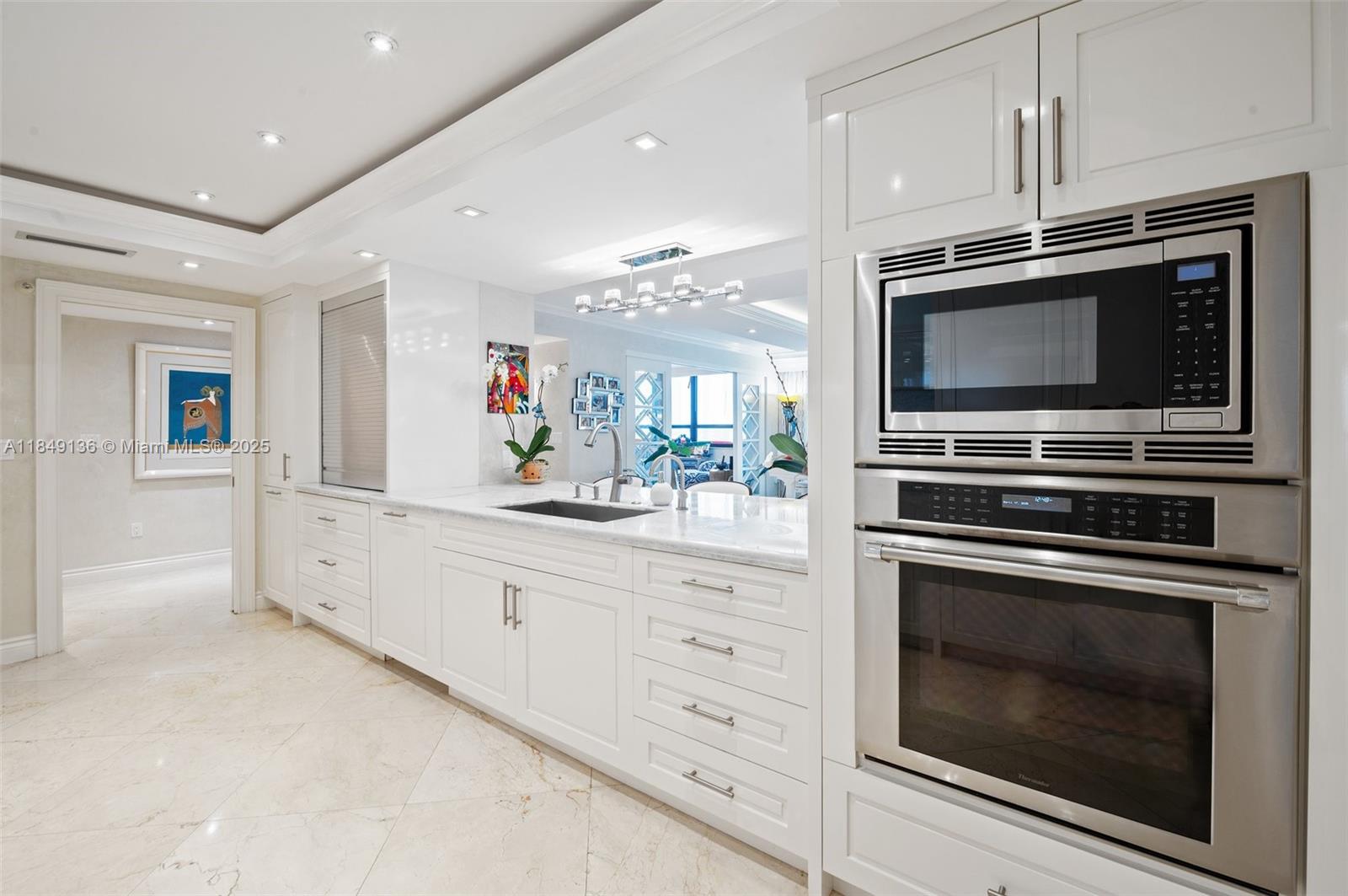 KENILWORTH CONDO - Residential