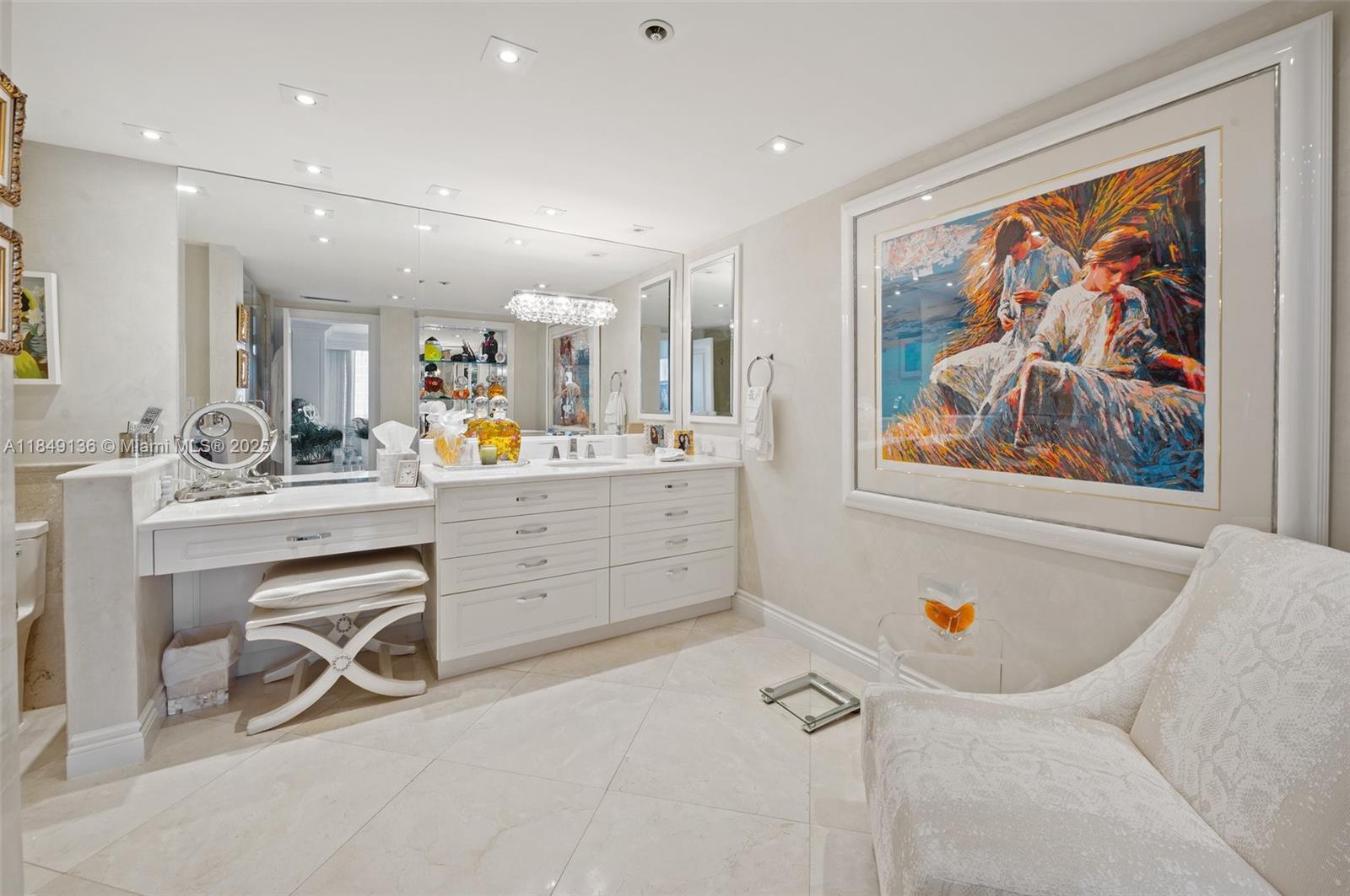 KENILWORTH CONDO - Residential