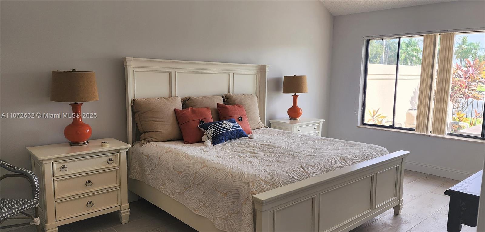 SARATOGA POINTE - Residential