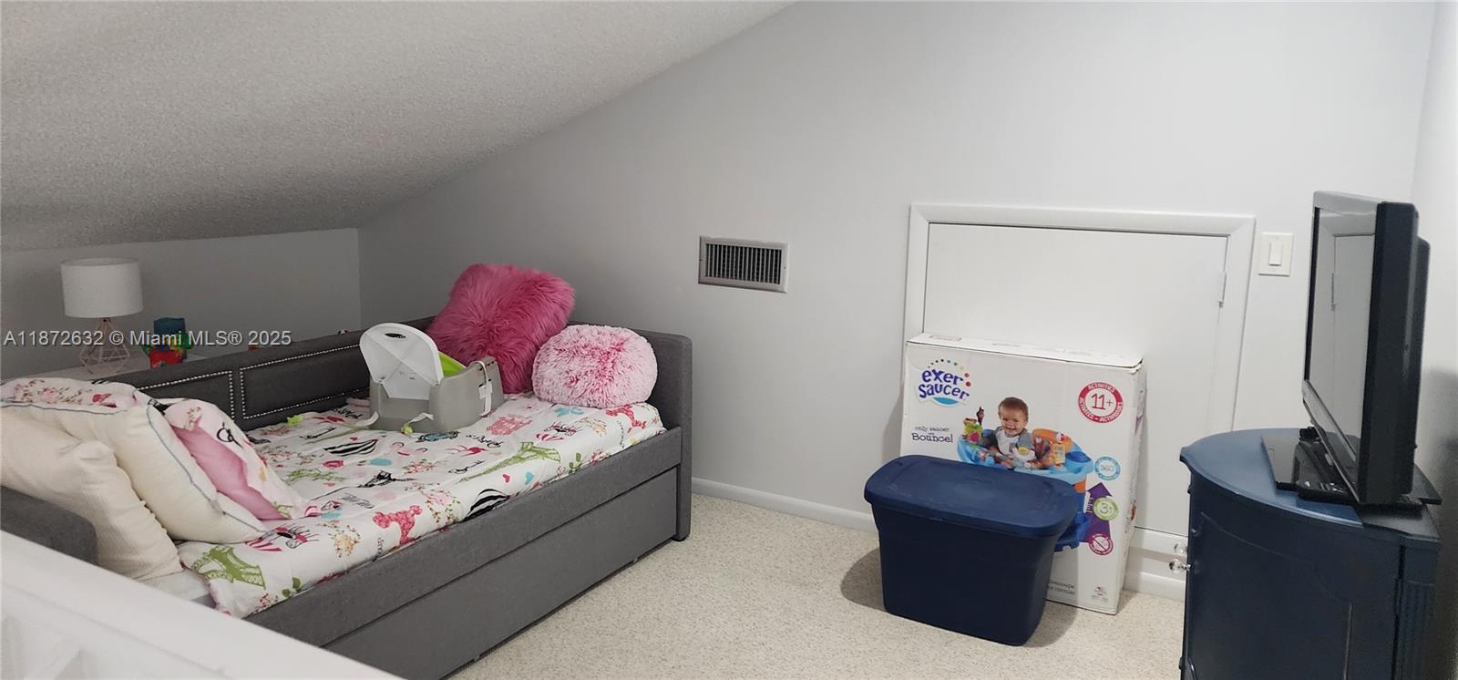 SARATOGA POINTE - Residential