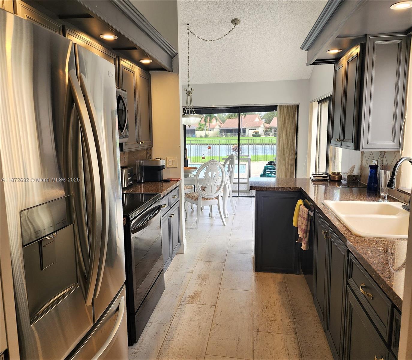 SARATOGA POINTE - Residential