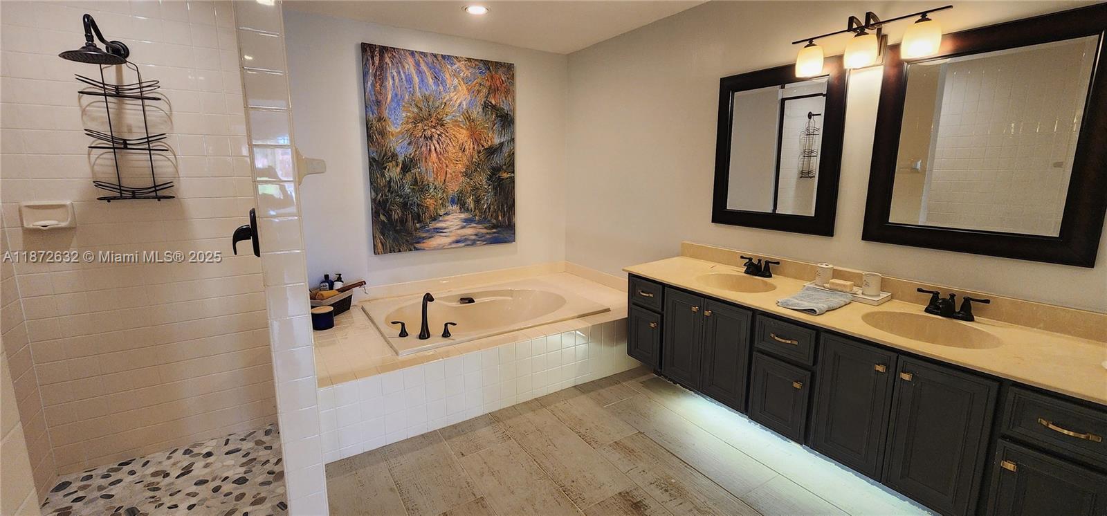 SARATOGA POINTE - Residential