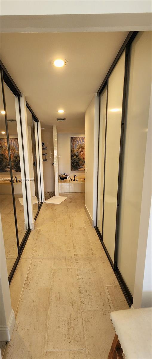 SARATOGA POINTE - Residential